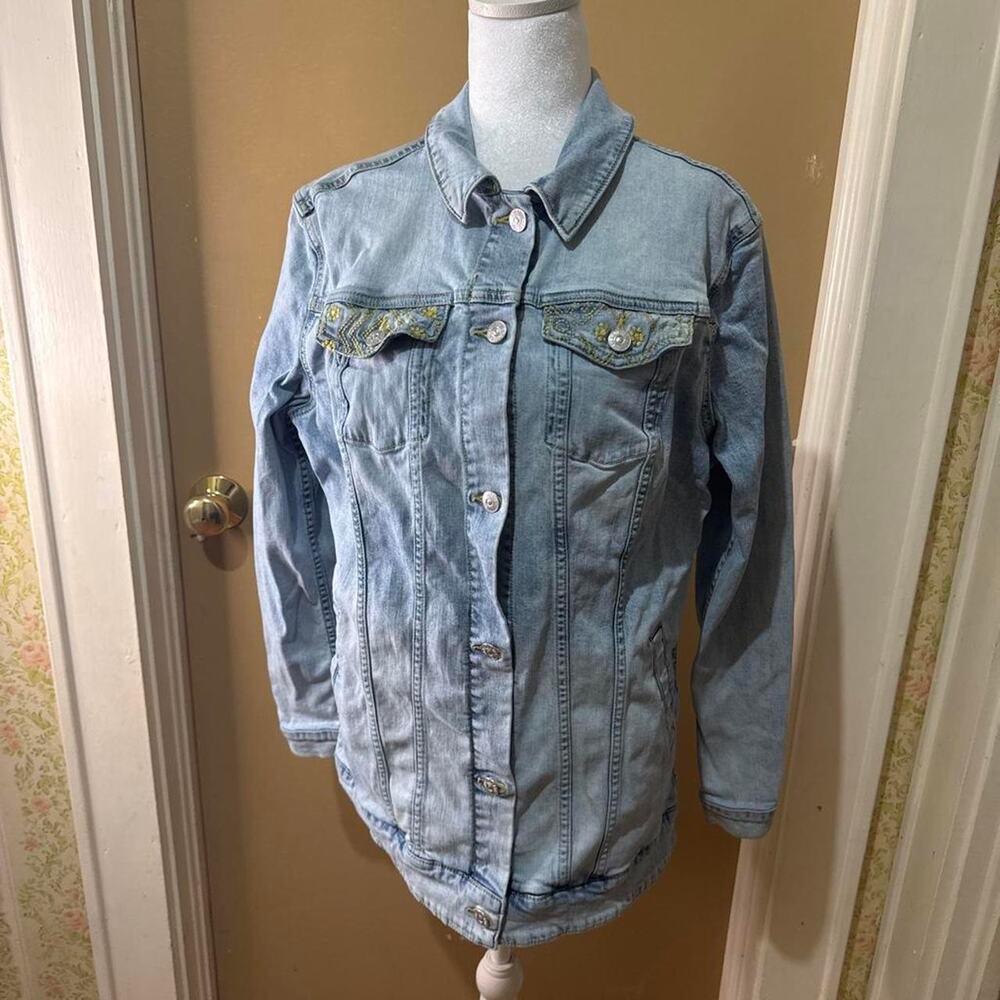 Blue denim jacket with embroidered